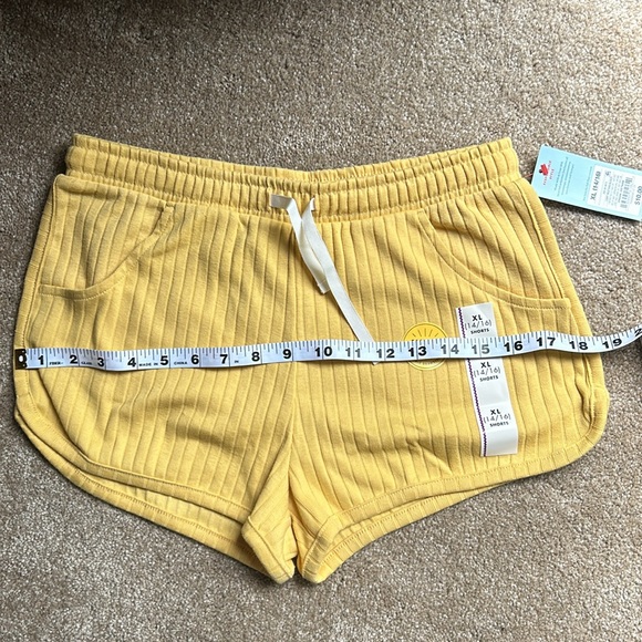 Car & Jack girl’s shorts - Picture 4 of 5